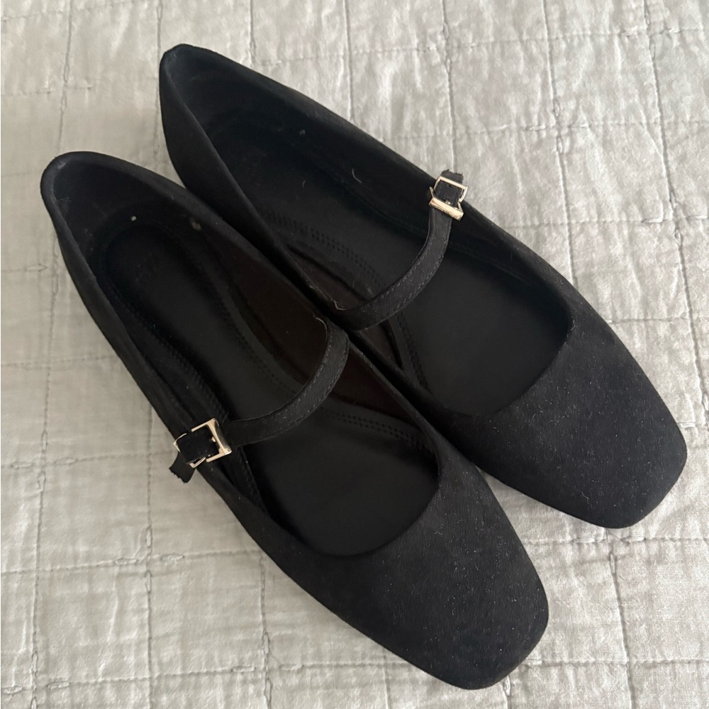 Square toe black H&M mary jane flats
